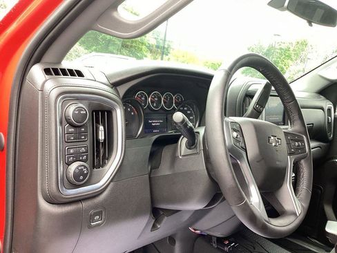 Used 2022 Chevrolet Silverado 1500 RST w/ Z71 Off-Road Package AWD/4WD image 9