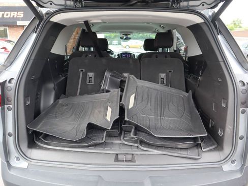 Used 2020 Chevrolet Traverse LT w/ LPO, Floor Liner Package AWD/4WD image 14