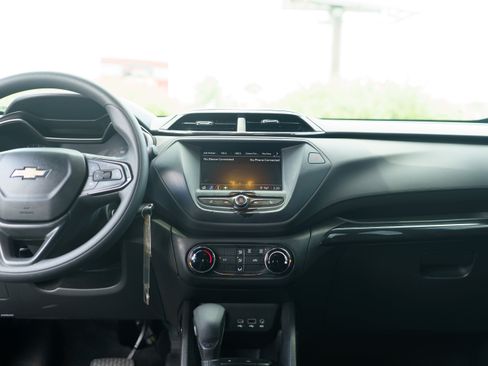 Used 2023 Chevrolet TrailBlazer LS FWD image 23