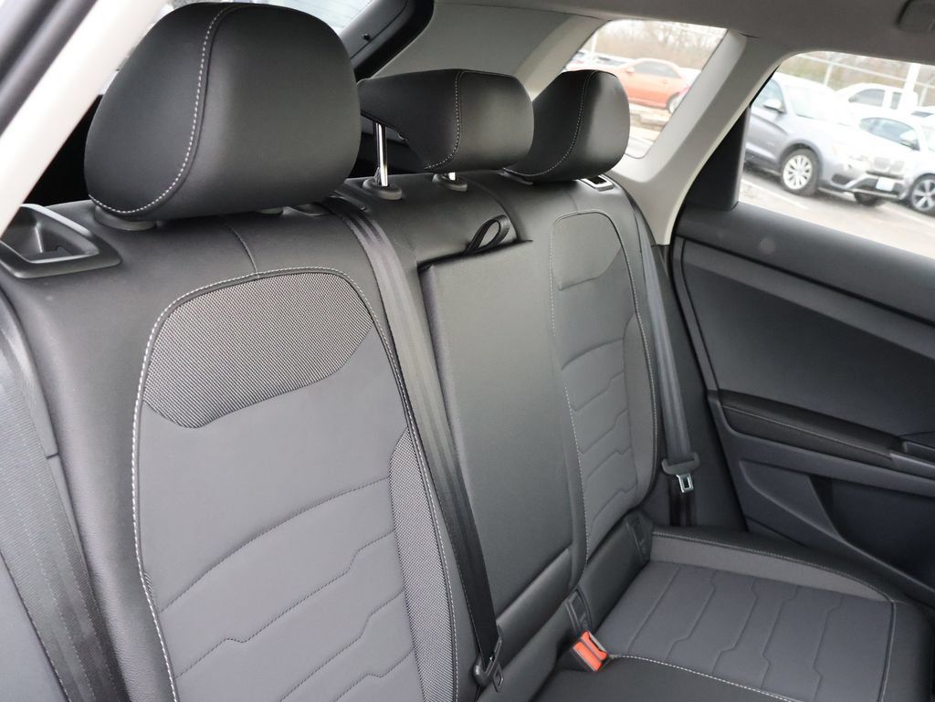 New 2026 Volkswagen Taos SE AWD/4WD image 30