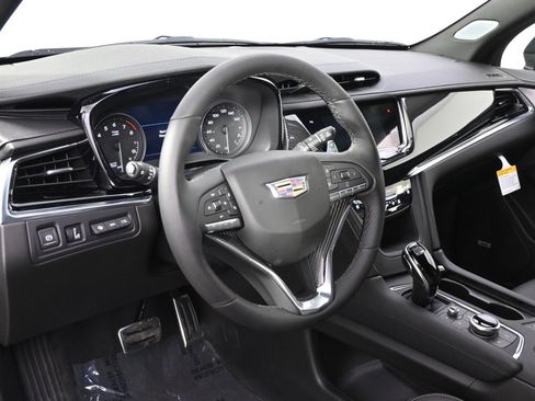 New 2025 Cadillac XT6 Sport w/ Technology Package image 11