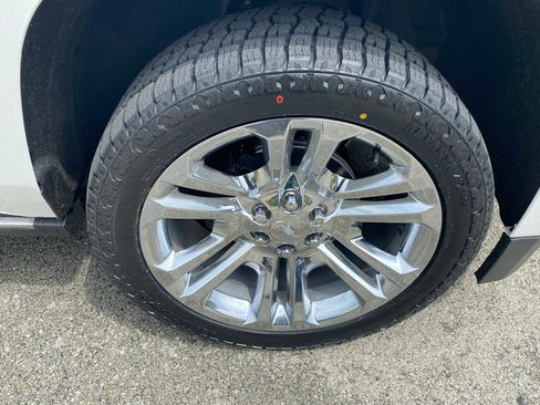 Used 2020 Chevrolet Suburban Premier w/ Premier Plus Edition image 54