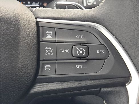 Certified 2024 Jeep Grand Cherokee Altitude image 36