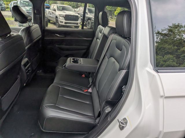 New 2026 Jeep Grand Cherokee Limited AWD/4WD image 13