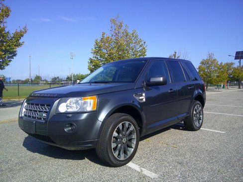 Used 2010 Land Rover LR2 HSE image 27
