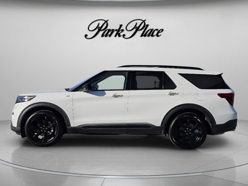 Used 2023 Ford Explorer ST-Line w/ Class IV Trailer Tow Package RWD image 2