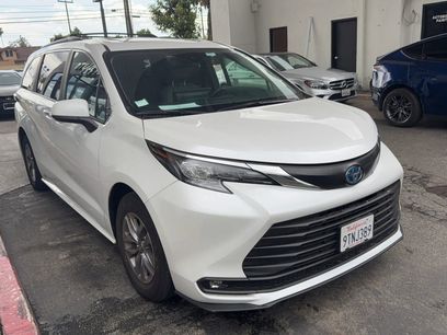Used 2025 Toyota Sienna XLE w/ XLE Plus Package