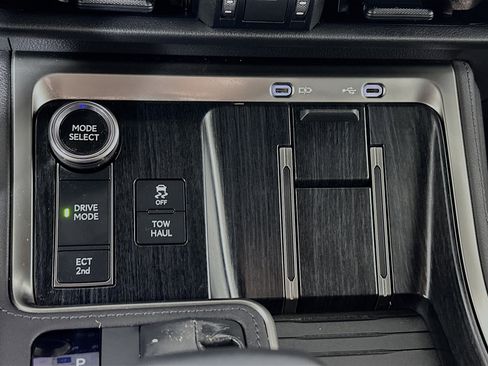 Certified 2024 Lexus GX 550 w/ Accessory Package (Z1) AWD/4WD image 16