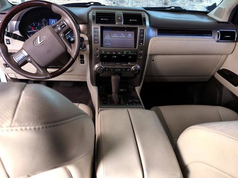 Used 2015 Lexus GX 460 w/ Premium Package image 16