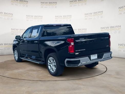 Used 2025 Chevrolet Silverado 1500 LTZ AWD/4WD image 3
