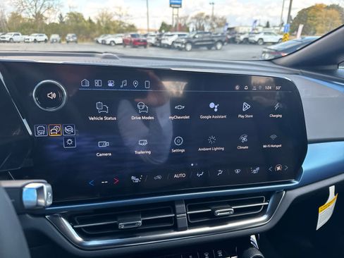 New 2026 Chevrolet Equinox EV LT image 23