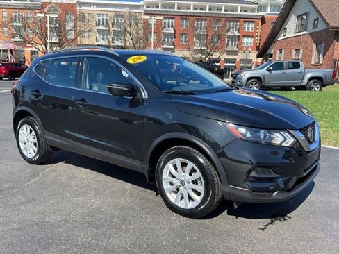 Used 2020 Nissan Rogue Sport SV image 32