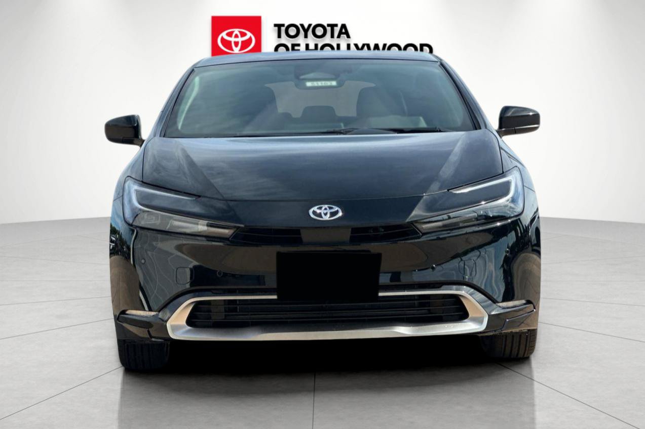 New 2027 Toyota Prius Plug-In Hybrid FWD image 8