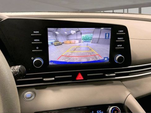 Used 2023 Hyundai Elantra SEL FWD image 14
