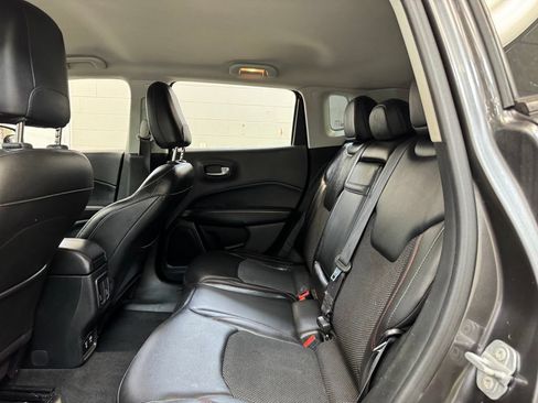 Used 2018 Jeep Compass Trailhawk w/ Cold Weather Group AWD/4WD image 19
