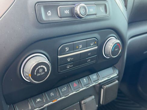 Certified 2022 Chevrolet Silverado 1500 Custom image 17