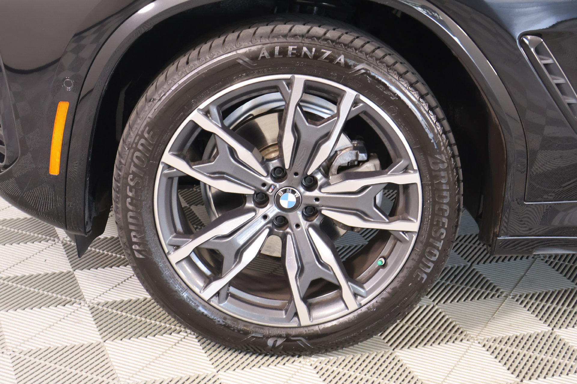 Used 2024 BMW X4 xDrive30i w/ Premium Package AWD/4WD image 19