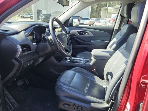 Used 2020 Chevrolet Traverse LT image 10