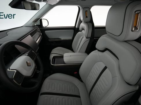 Used 2023 Rivian R1S Adventure image 7