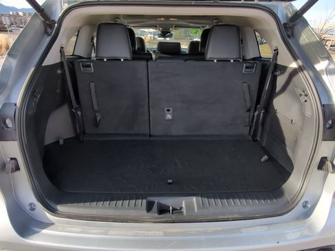 Used 2024 Toyota Highlander XLE image 28