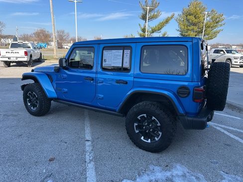 Used 2024 Jeep Wrangler Unlimited Rubicon 4xe image 17