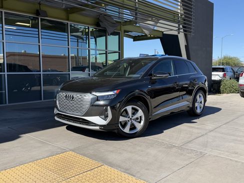 Used 2024 Audi Q4 e-tron Premium image 1