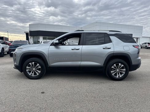 Used 2025 Chevrolet Equinox LT w/ Convenience Package II image 3