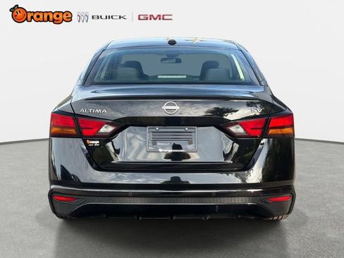 Used 2024 Nissan Altima 2.5 SV FWD image 4