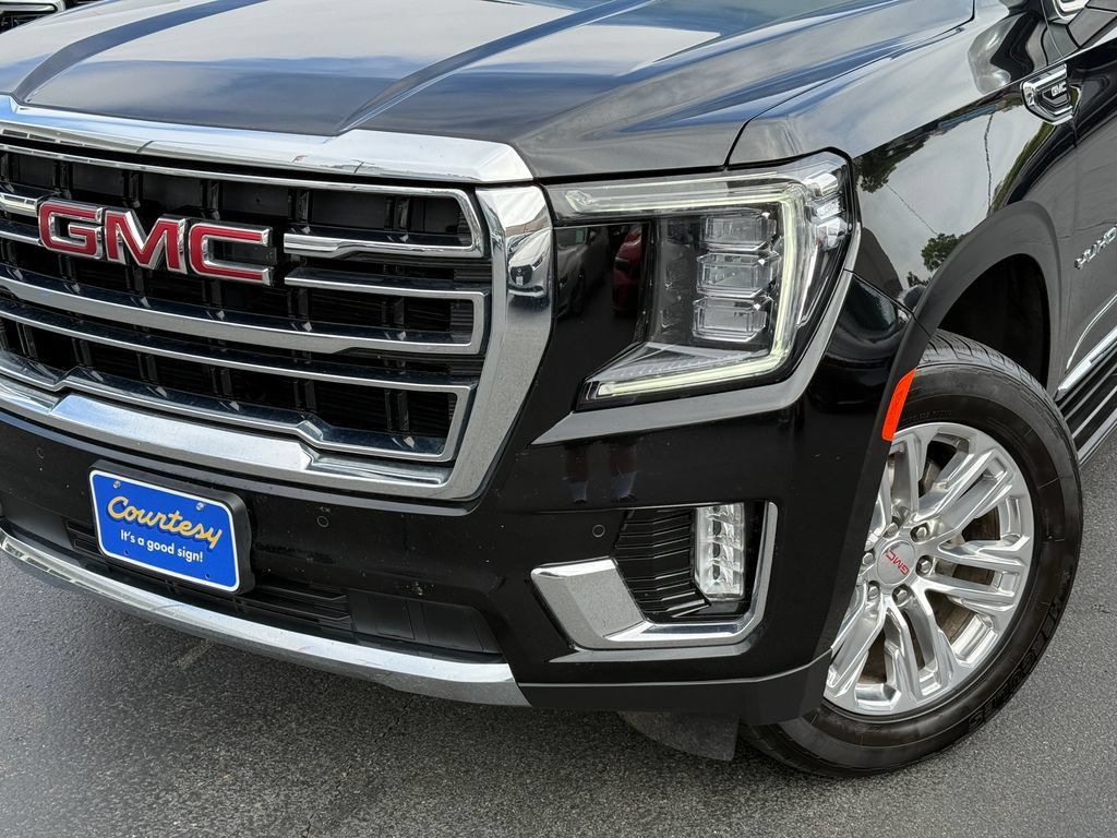 Used 2024 GMC Yukon SLT AWD/4WD image 3