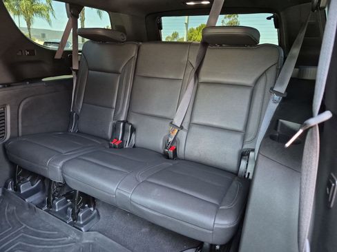 Used 2023 Chevrolet Suburban Z71 w/ Luxury Package AWD/4WD image 31