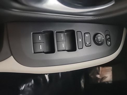 Certified 2023 Honda HR-V LX image 22