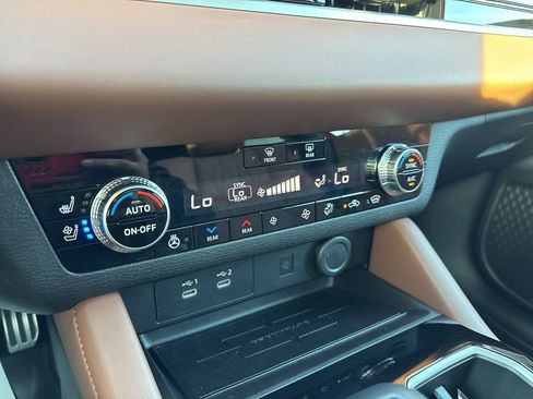 Used 2025 Mitsubishi Outlander SEL AWD/4WD image 40