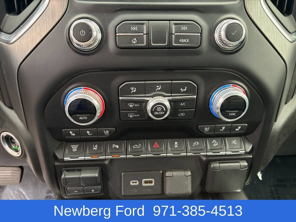 Used 2023 GMC Sierra 3500 Denali w/ Denali Ultimate Package AWD/4WD image 32