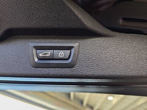 Used 2018 BMW X5 xDrive40e AWD/4WD image 16