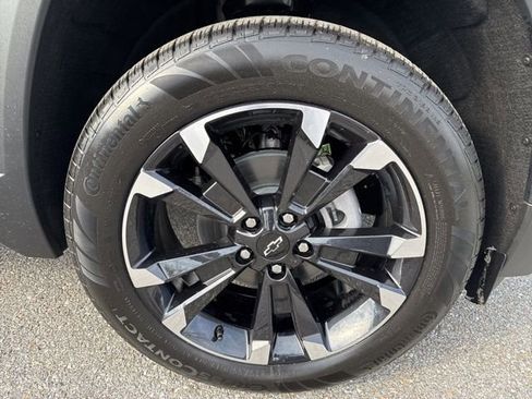 New 2026 Chevrolet Equinox RS w/ Safety and Technology Package AWD/4WD image 9