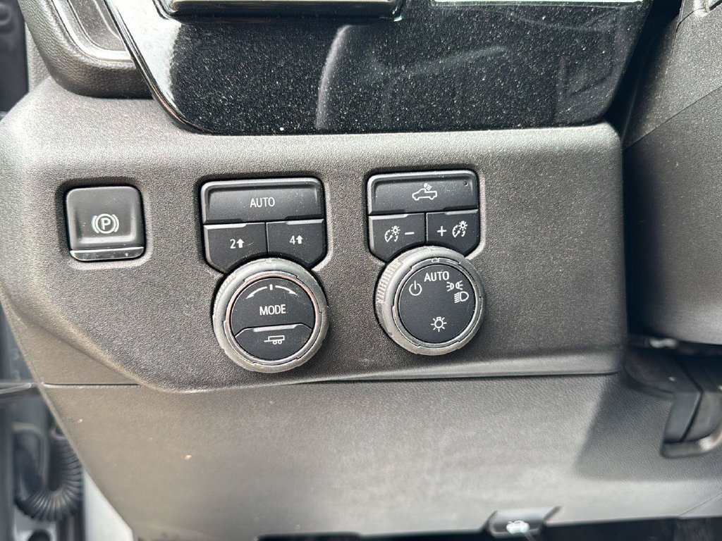 Used 2025 Chevrolet Silverado 1500 LT AWD/4WD image 15