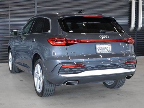 New 2025 Audi Q5 Premium Plus w/ Premium Plus AWD/4WD image 2