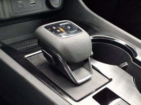 Used 2023 Nissan Rogue S image 15