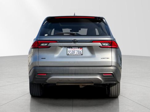 Used 2025 Toyota Grand Highlander AWD image 5