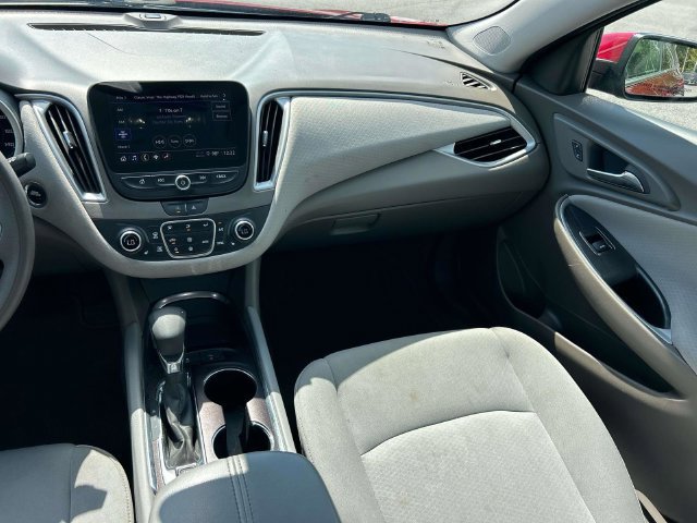 Used 2025 Chevrolet Malibu LT FWD image 13