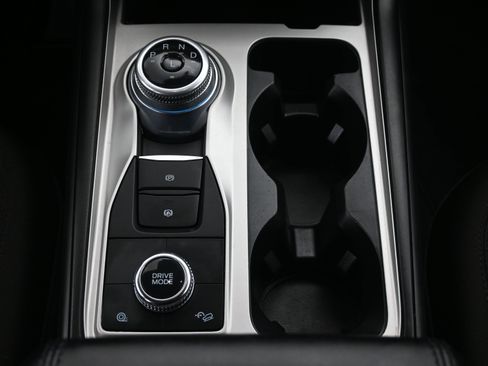 Used 2022 Ford Explorer XLT image 19