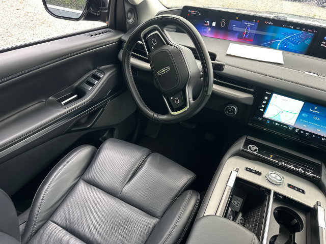 Used 2025 Lincoln Navigator Reserve AWD/4WD image 24