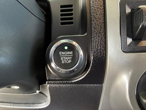 Used 2017 Ford Expedition Platinum RWD image 32