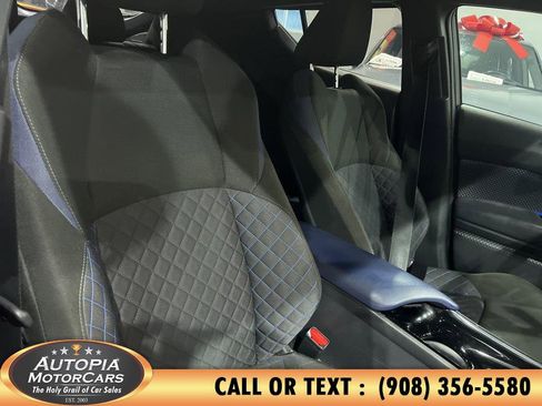 Used 2020 Toyota C-HR XLE image 12