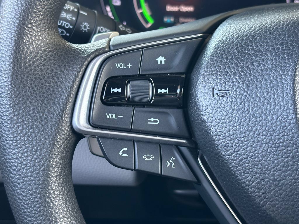 Used 2018 Honda Accord EX image 11