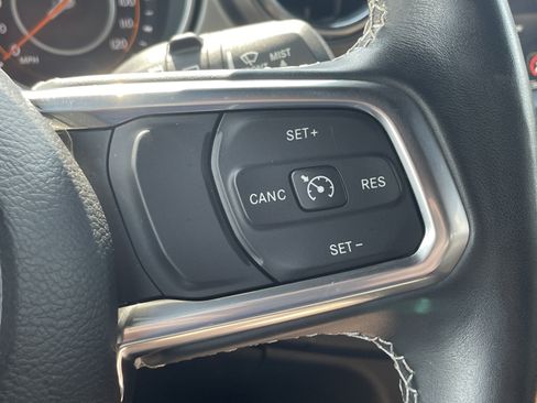 Used 2023 Jeep Wrangler Unlimited Rubicon w/ LED Lighting Group AWD/4WD image 19