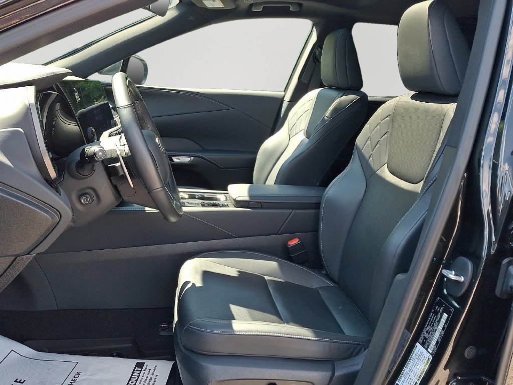 Used 2025 Lexus RX 350 Premium w/ Accessory Package AWD/4WD image 14