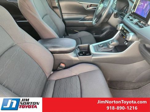Used 2023 Toyota RAV4 SE AWD/4WD image 15