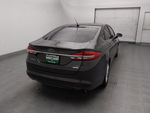 Used 2018 Ford Fusion SE FWD image 7
