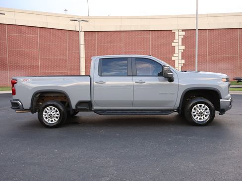 Used 2024 Chevrolet Silverado 2500 LT w/ Safety Package AWD/4WD image 36